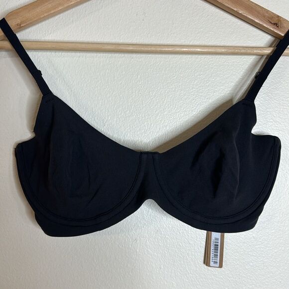Skims ladies fits everybody unlined Demi bra in color onyx size 32DD - Picture 4 of 10